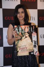 Alia Bhatt unveils Grazia Party edition in Guess, Mumbai on 6th Dec 2012 (22).JPG